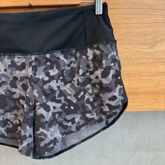 ATHLETA RUNNING FREE SHORT 3.5 - Picture 4 of 10